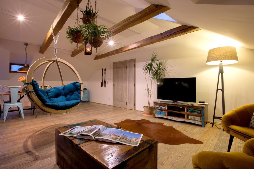 Bohemian Chic 2 Bedroom 2 Bathroom Loft With Hanging Chair Apartmán